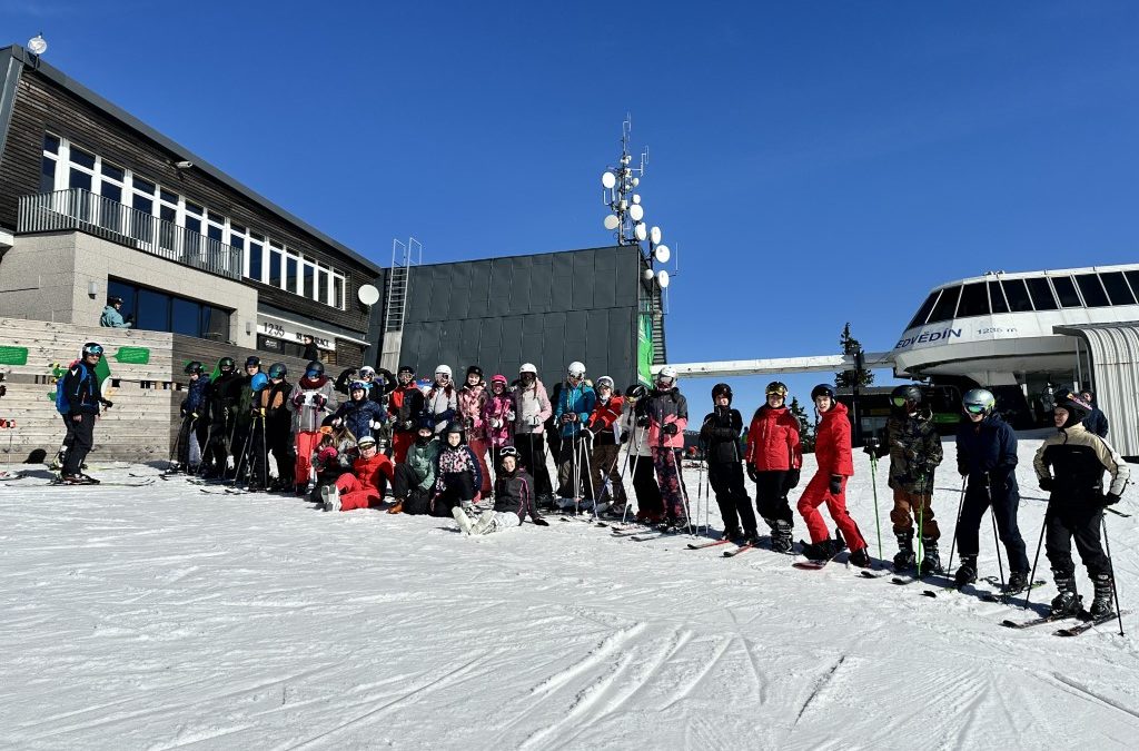 Druhý stupeň lyžoval v Krkonoších