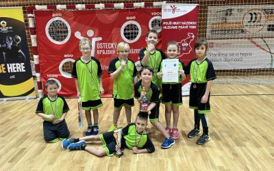 2. místo získali žáci prvního stupně při Mikulášském turnaji v Chomutově