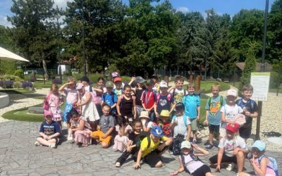 Děti z 1. B a 1. C si užily minigolf