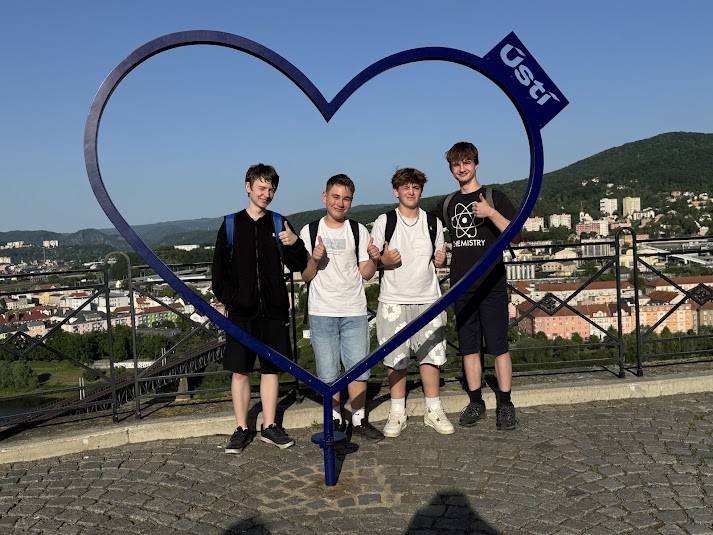 Cesta za tajemstvím Purkyňova odkazu: Týden v kůži vědců aneb Jak jsme přežili (a totálně užili) projekt RUR